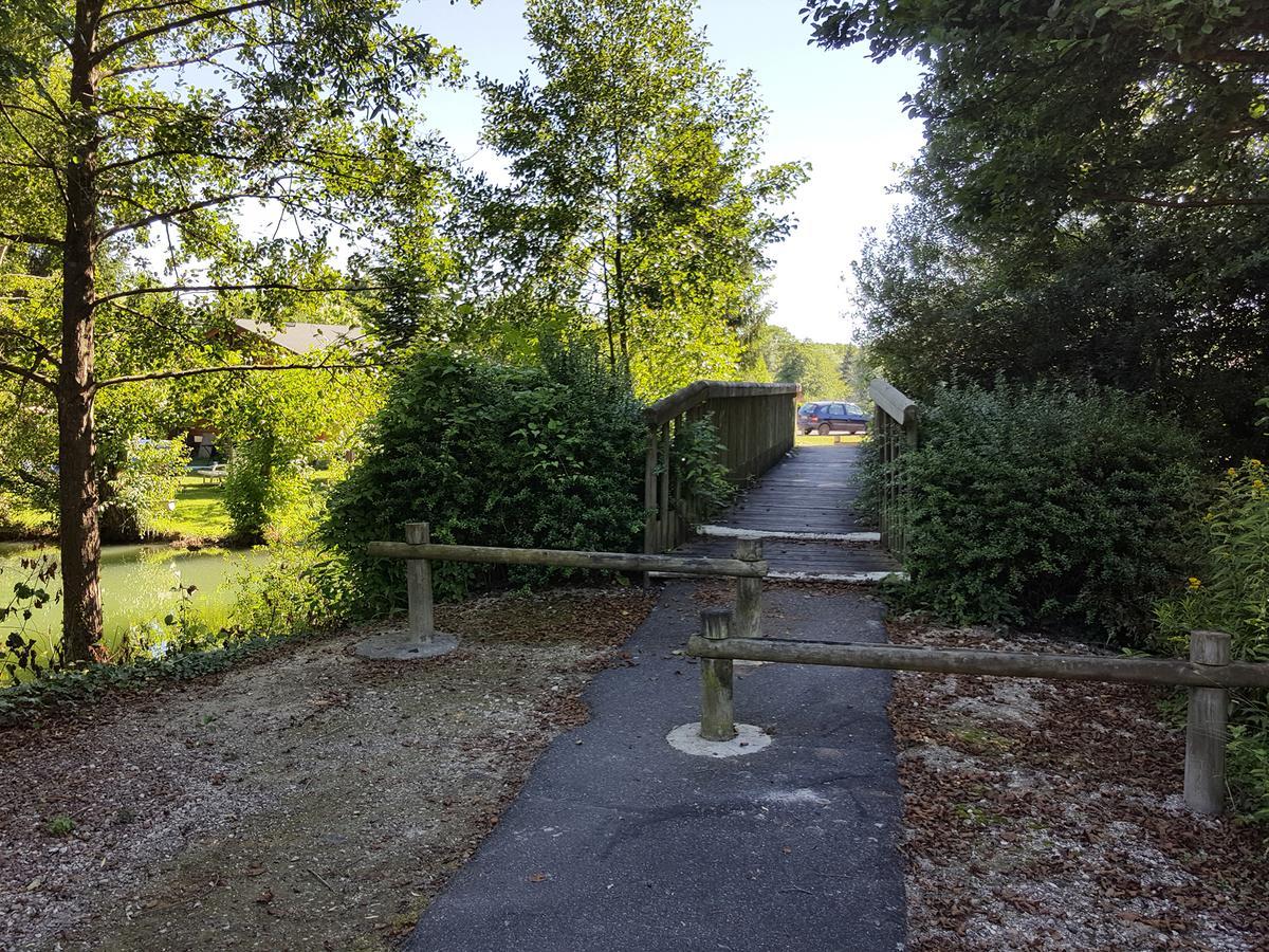 Chalet Au Domaine De La Goujonne Saint-Sauveur-les-Bray Bagian luar foto